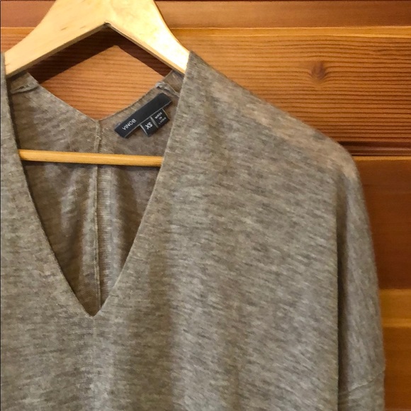 New Vince wool v-neck center seam pullover sweater - Picture 2 of 11